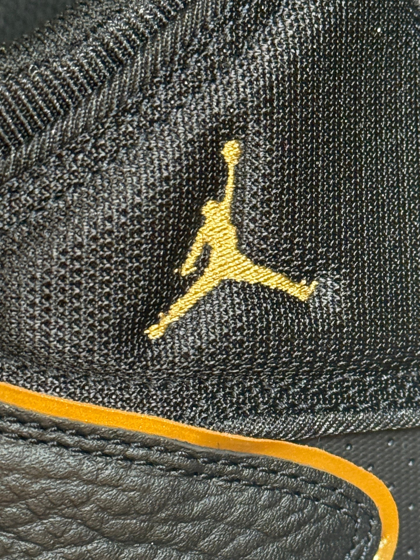 Jordan Max Aura 4 - Black and Gold (DN3687-007)